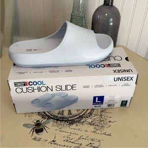 32 Degrees Baby Blue Cushion Slide Sandals unisex